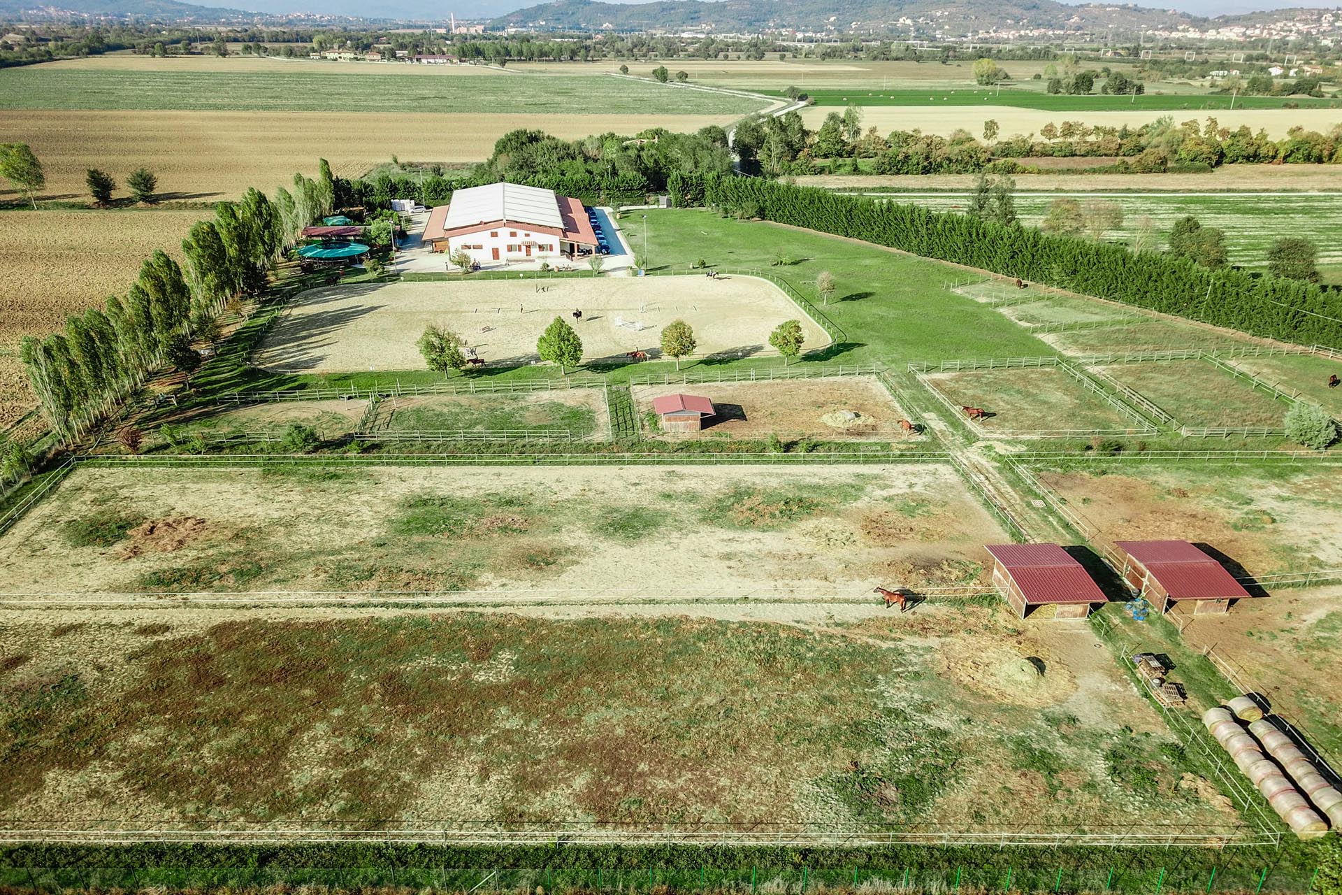 CAVALLI, EQUITAZIONE, POLO: MANEGGI, AGRITURISMI, VILLE & CASALI IN CAMPAGNA CON SCUDERIE